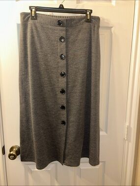 I.N. San Francisco Gray Button-Front Midi Knit Skirt